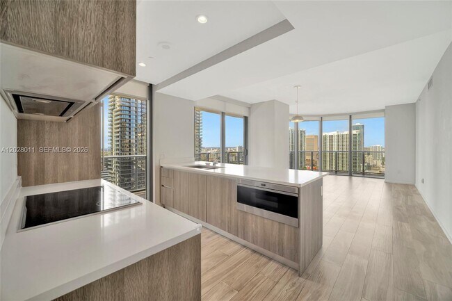 Building Photo - 801 S Miami Ave