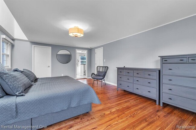 Building Photo - 3015 High Pointe Ct