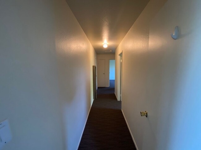 Building Photo - 3158 Moorpark Ave