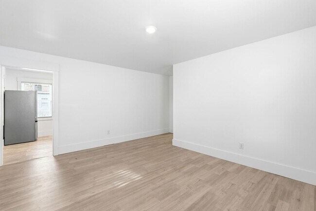 Building Photo - Updated 3-Bedroom Home with Modern Comforts Near Downtown Wilmington