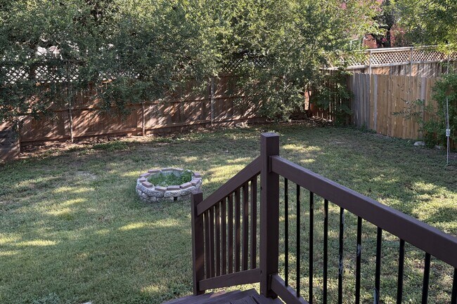 Building Photo - 4006 Hillside Dr