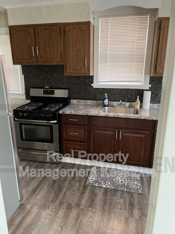 Building Photo - 33 Merritt Ave