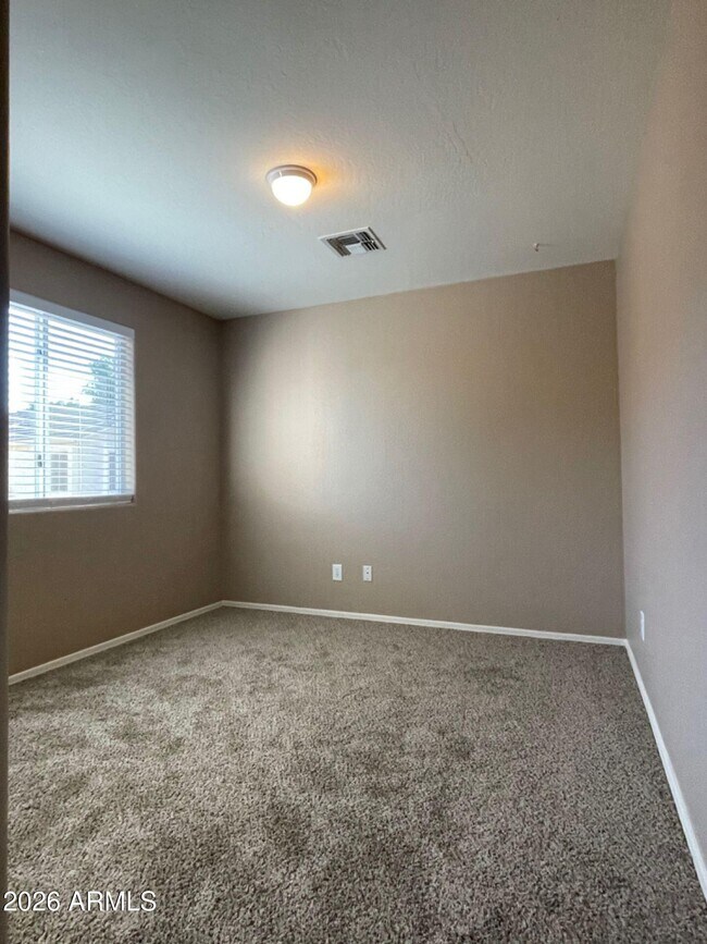 Building Photo - 10024 E Isleta Ave