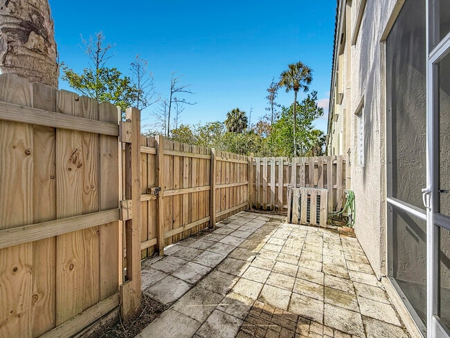 Building Photo - 4702 NW 59th Manor