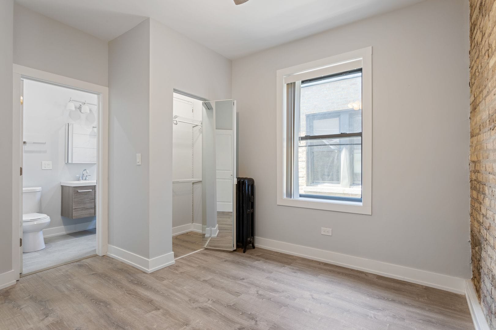 Building Photo - 7507 N Eastlake Ter