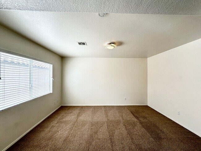 Building Photo - Cimarron Village