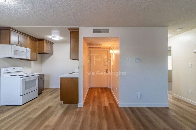 Building Photo - 4332 Pacific Ave