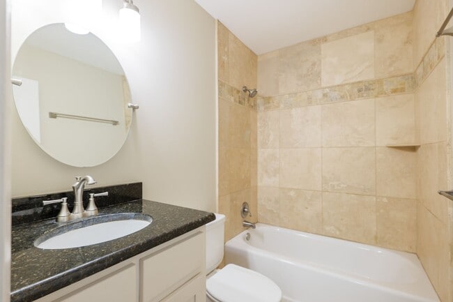 Building Photo - Great home in Wood Valley!