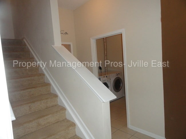 Building Photo - 7067 Deer Lodge Cir