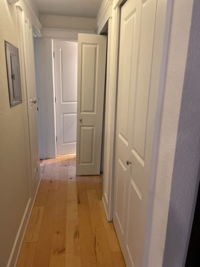 Building Photo - Walk to Old Town FoCo - 2bd 1ba Condo!