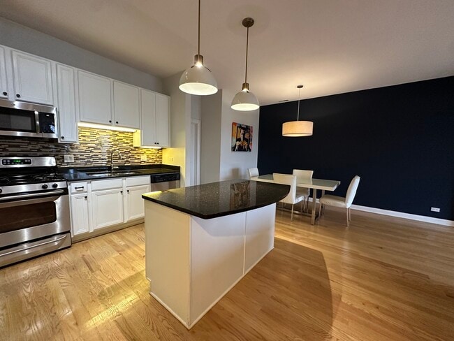 Building Photo - 2402 W McLean Ave