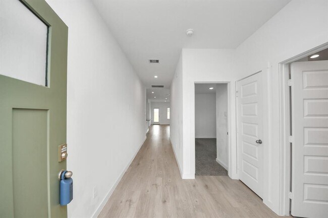 Building Photo - 8034 Tropea Dr