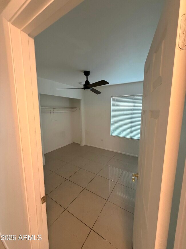 Building Photo - 16015 N 47th Dr