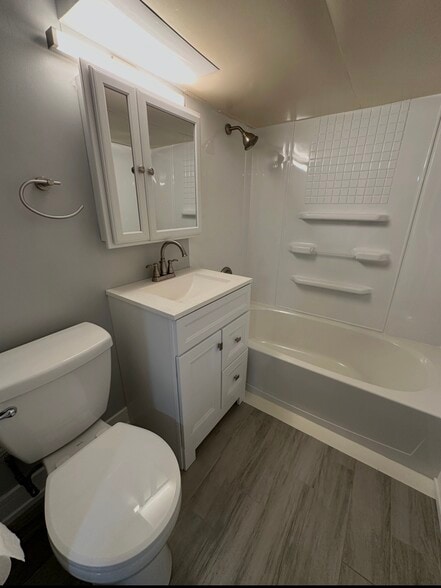 Building Photo - 7225 E Prairie Rd