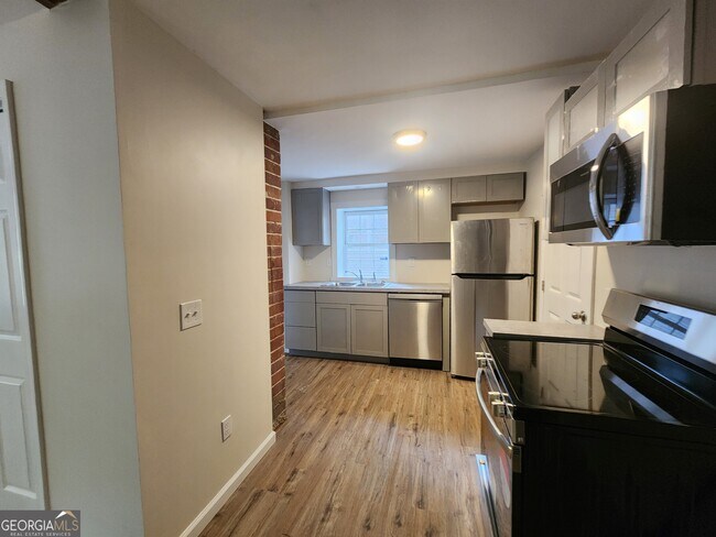 Building Photo - 2269 Camille Dr