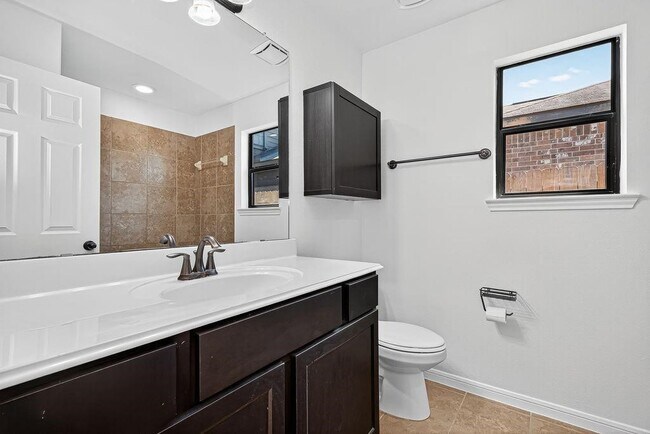 Building Photo - 5515 Armillary Dr