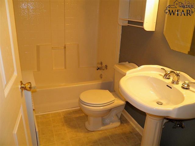 Building Photo - 4330 Cunningham Dr