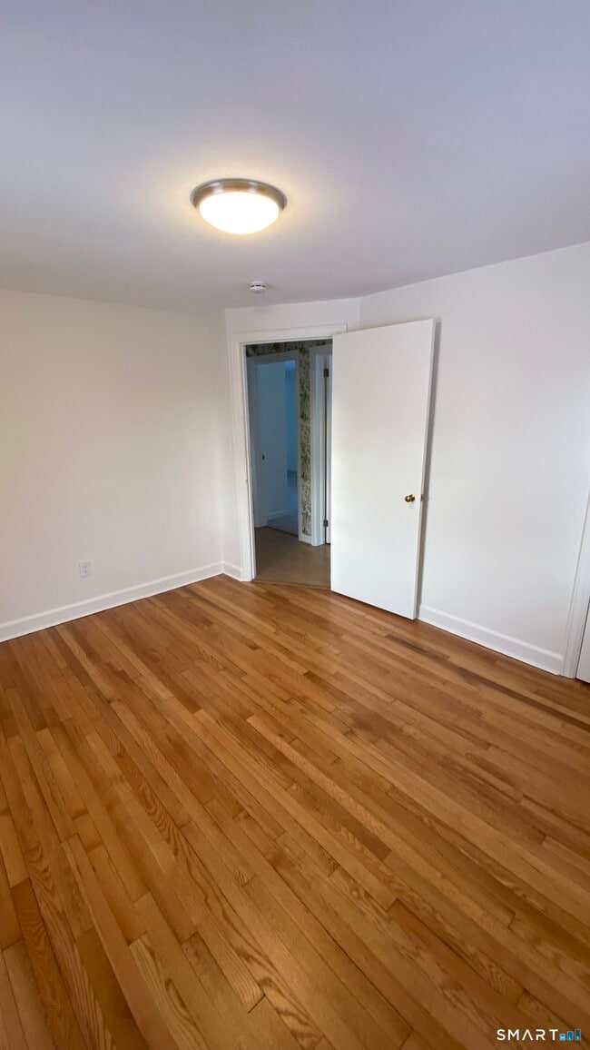 Building Photo - 178 Edgewood Dr