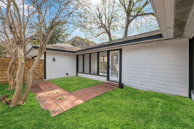 Building Photo - 3403 Linkwood Dr