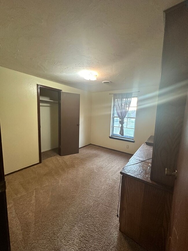 Building Photo - 109 N Choctaw Rd