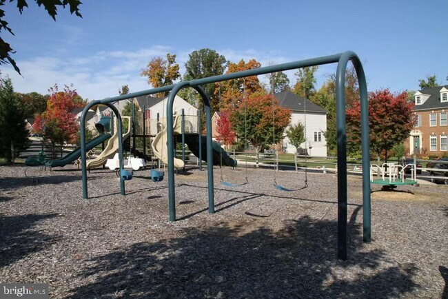 Building Photo - 12423 Falconbridge Dr