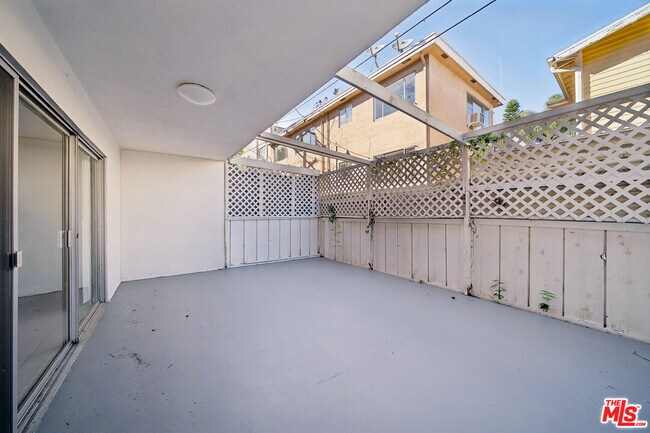 Building Photo - 7545 Hampton Ave