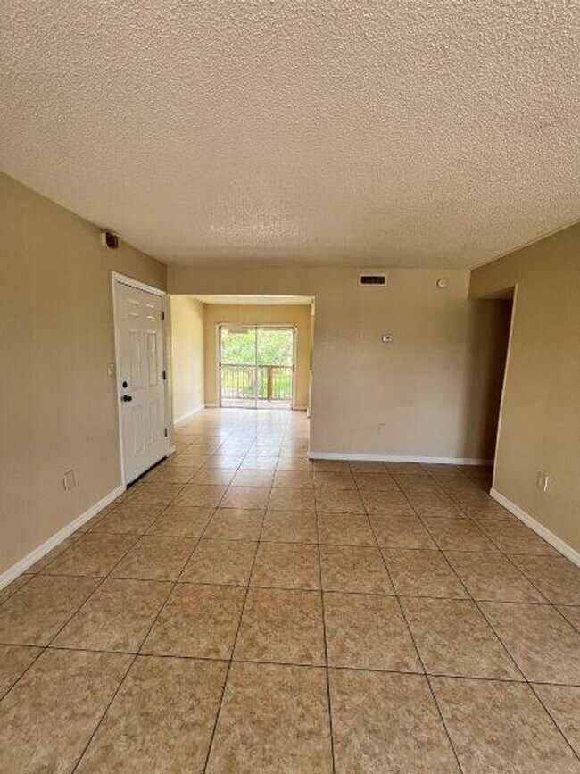 Building Photo - 2 Bedroom Condo in Orlando for Rent