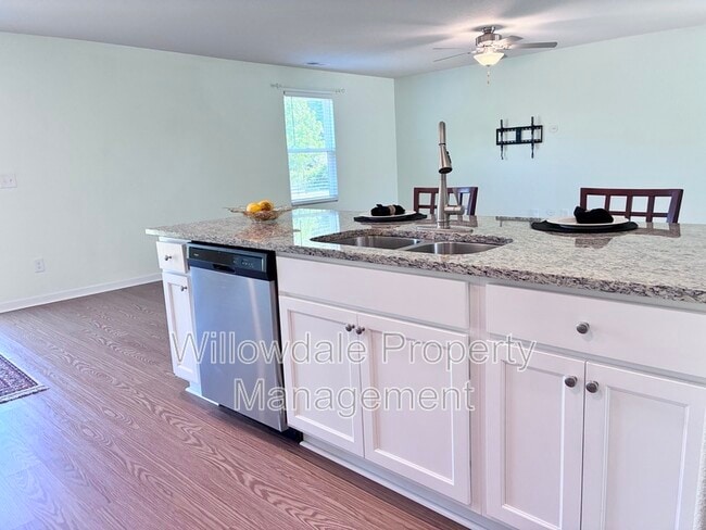 Building Photo - 357 Gourd St