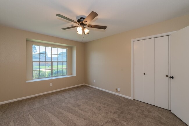Building Photo - 495 Longmeadow Dr