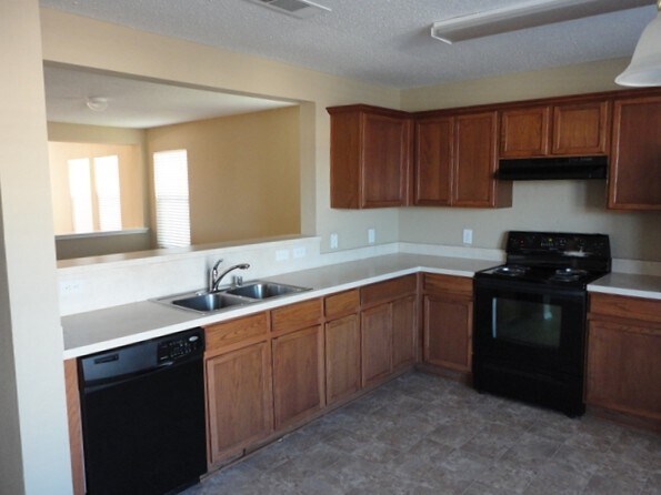 Building Photo - 1409 Ashview Cir