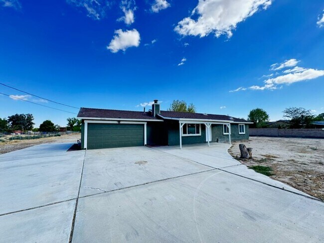 Building Photo - Nicely Remodeled 3 + 2  Ranch- Style Home