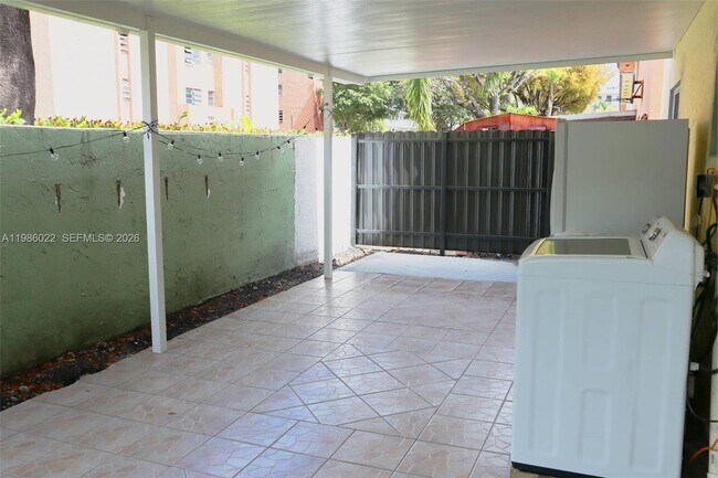 Building Photo - 10101 W Okeechobee Rd