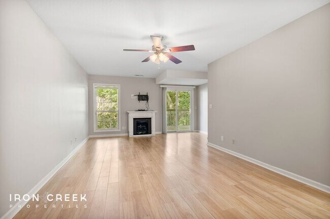 Building Photo - 8 Briar Knoll Ct
