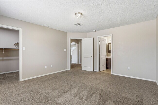 Building Photo - 14160 Lasso Rock Dr