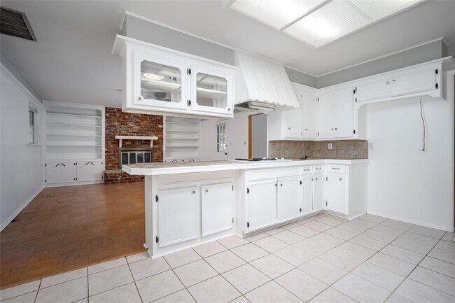 Building Photo - 2321 NW 48th St