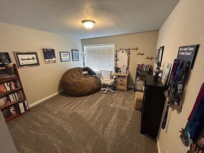 Building Photo - 3 Bed | 2.5 Bath | A/C | Fenced Yard | Near Military Bases