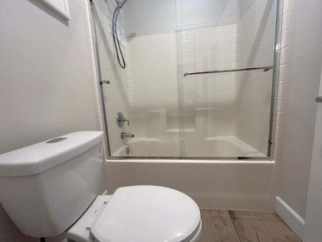 Building Photo - Via Mazatlan  Corona, 92882  (3 bed, 3 bath)