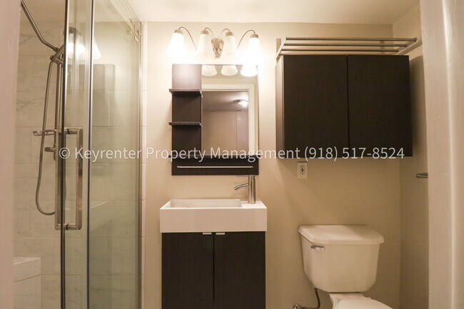 Building Photo - LOCATION LOCATION LOCATION!! Brookside Gem Available Immediately!