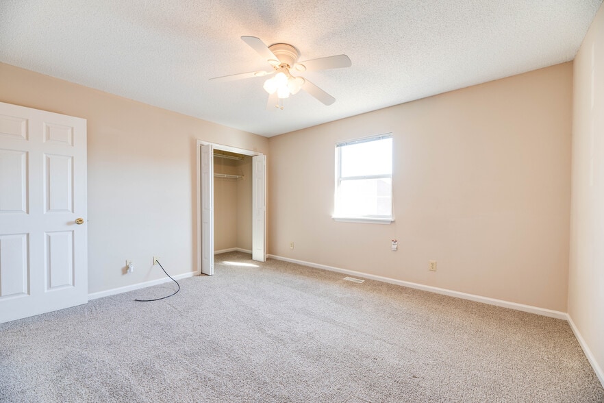 1st Bedroom - 1216 Allen Rd