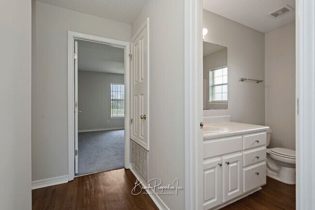 Building Photo - 2100 Blue Wind Dr