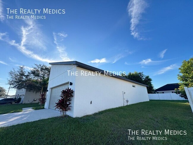 Building Photo - 304 Big Sioux Ln