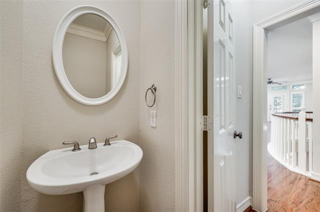 Building Photo - 3935 N Hall St