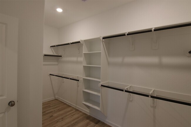 Building Photo - 2511 Chestnut Oak Cir