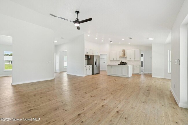 Building Photo - 1441 Eldron Blvd SE