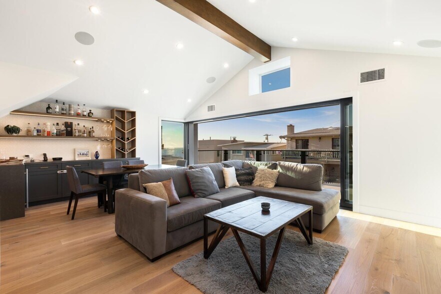 Building Photo - 248 34th St