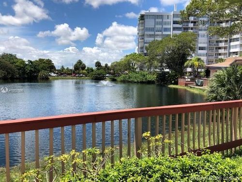 Building Photo - 1300 NE Miami Gardens Dr