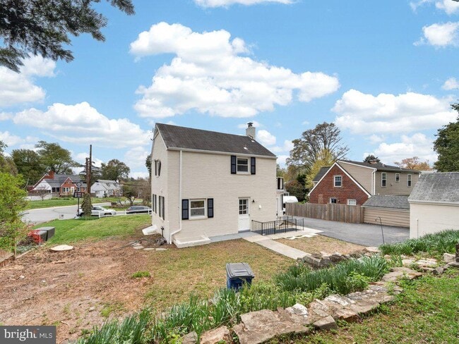 Building Photo - 10506 Lorain Ave