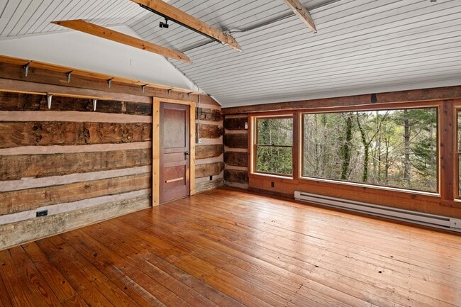 Building Photo - Sovereign Oaks Cabin