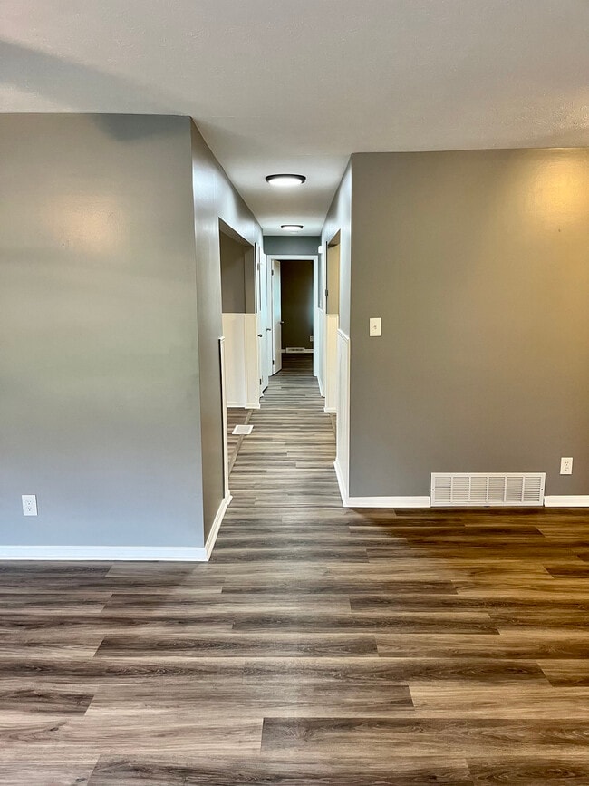 Building Photo - 18475 Bennett Rd