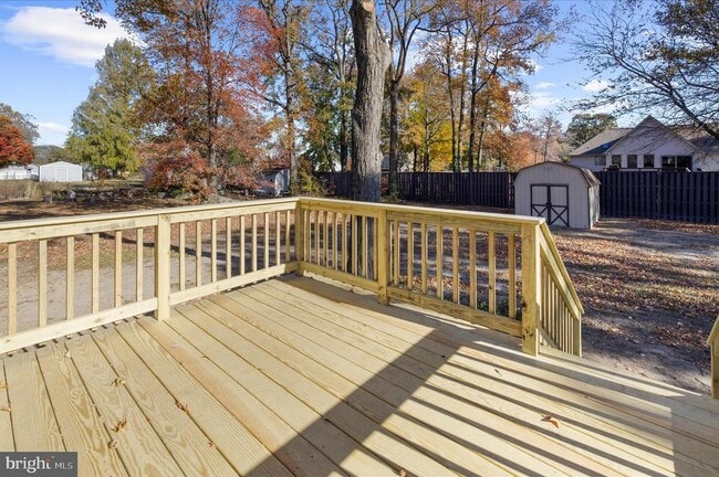 Building Photo - 7643 Paradise Beach Rd